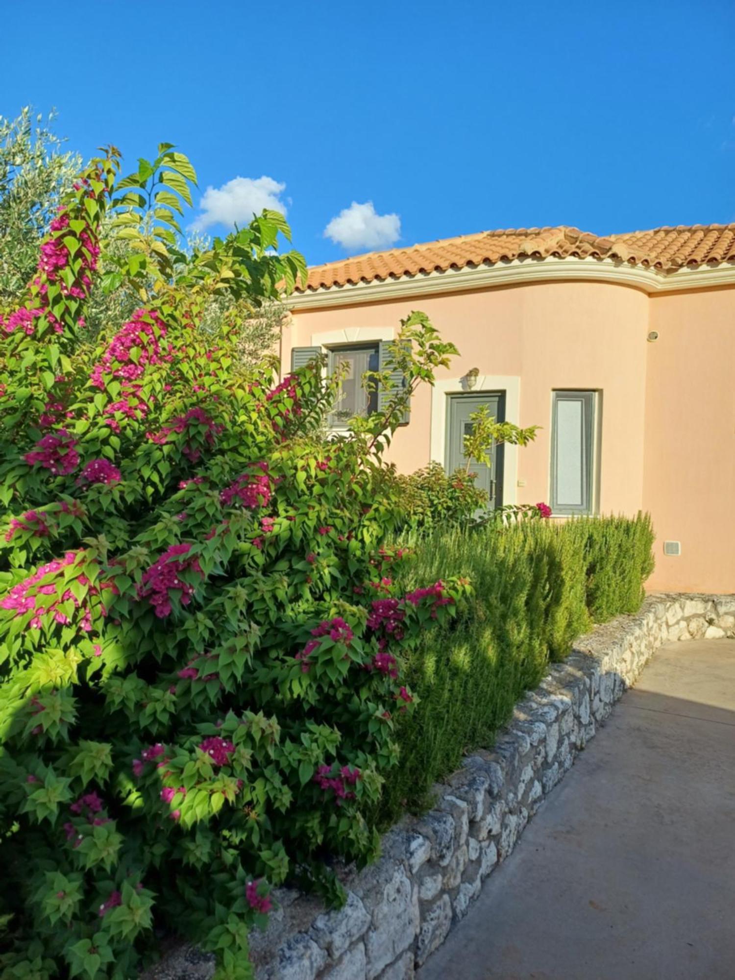 Korallis Villas Karavádhos Екстериор снимка