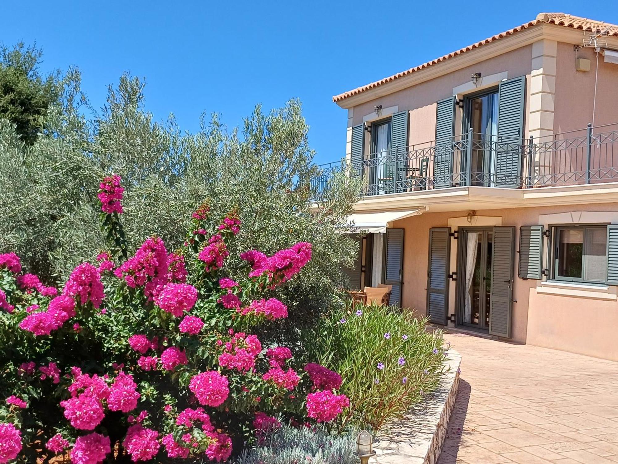 Korallis Villas Karavádhos Екстериор снимка