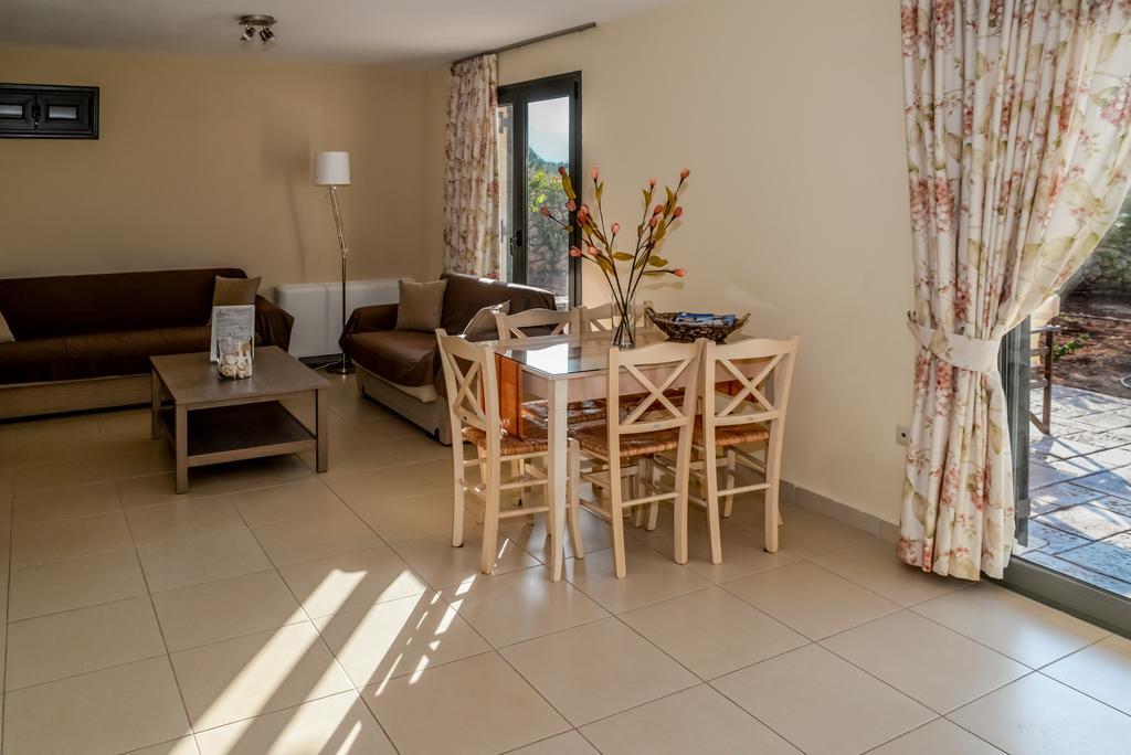 Korallis Villas Karavádhos Екстериор снимка