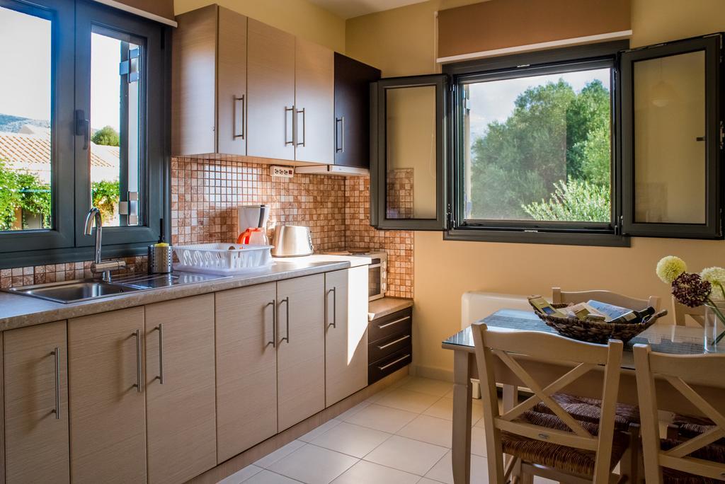 Korallis Villas Karavádhos Екстериор снимка