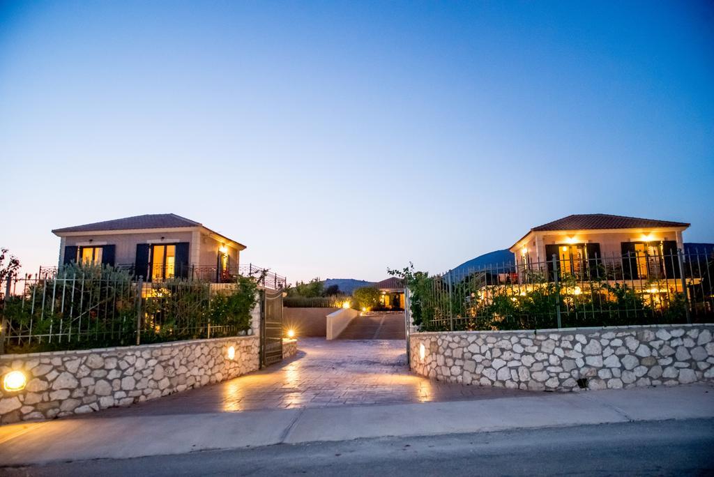 Korallis Villas Karavádhos Екстериор снимка