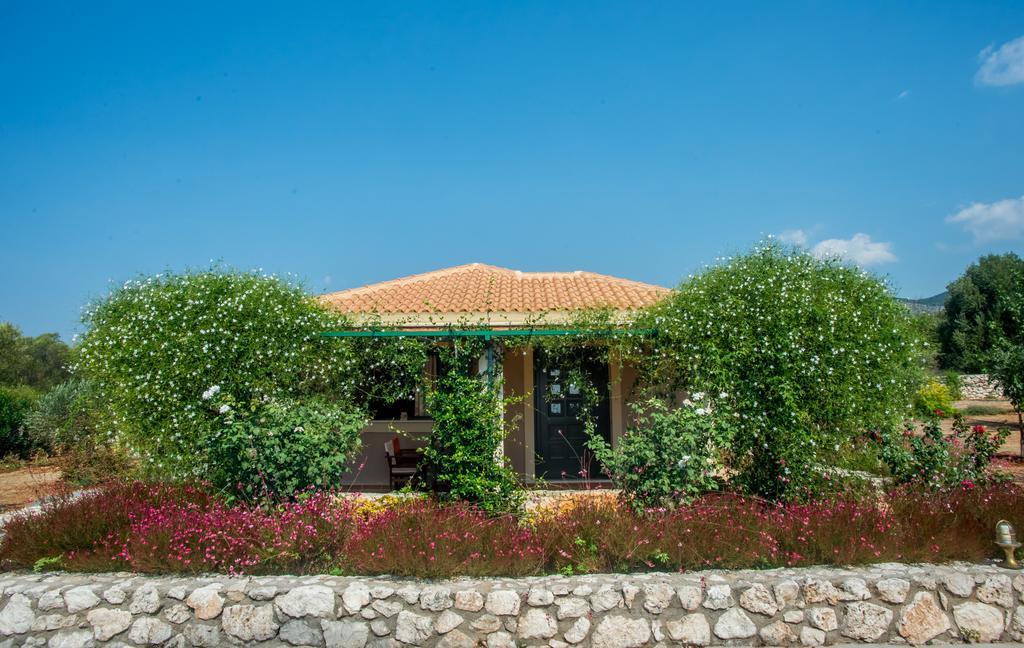Korallis Villas Karavádhos Екстериор снимка