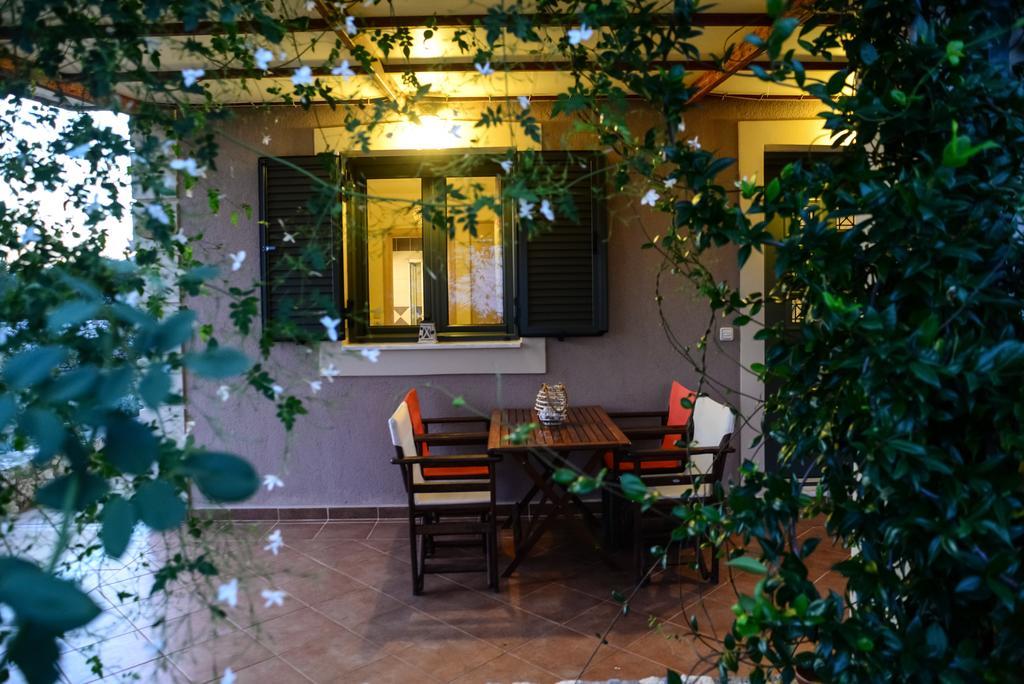 Korallis Villas Karavádhos Екстериор снимка