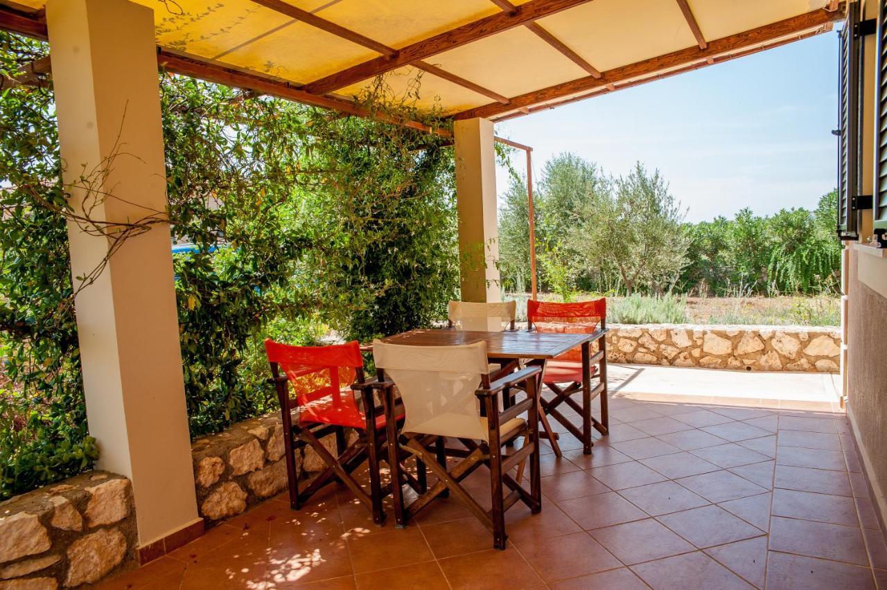 Korallis Villas Karavádhos Екстериор снимка