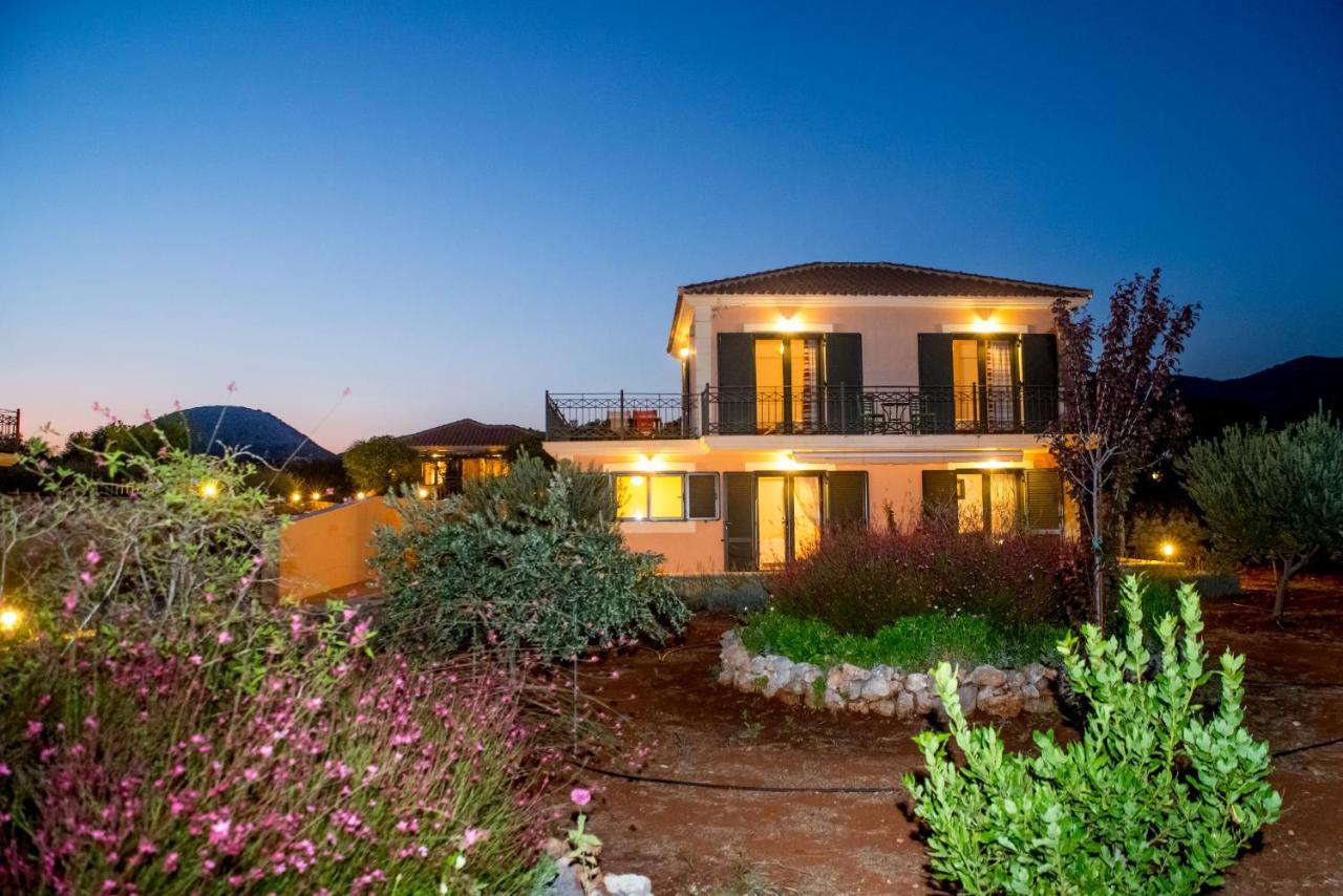 Korallis Villas Karavádhos Екстериор снимка
